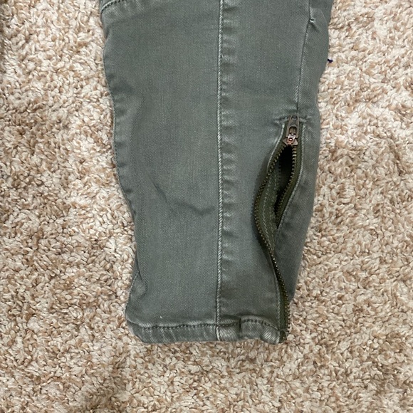 American Eagle Outfitters Gray Ankle Jeans - Picture 2 of 3